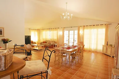 Prywatna willa Fayence z basenem dla 8