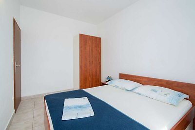 Apartments Neva- Two Bedroom Apartment with B...