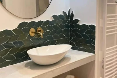 Home Chic Die Comedy Suites