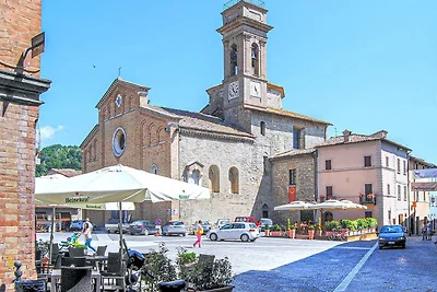 Elegante villa in pietra con piscina