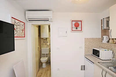Nika Family Apartments - Basic Studio Apartme...