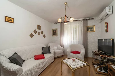 Villa Desin - Three Bedroom Apartment with Te...