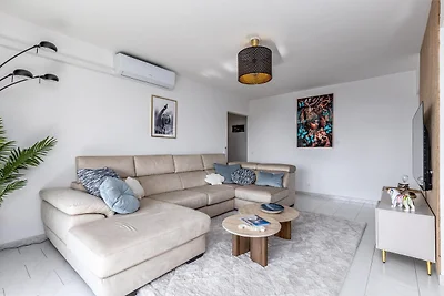 MC Riviera: modern apartment with stunning se...
