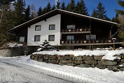 Appartamento moderno con vista sulle montagne