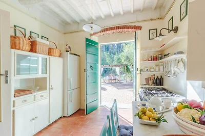 Casale in Toscana vicino a Lucca