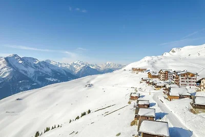Chalet in Wiler bij Skilift & Uitzicht