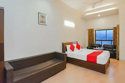 Stadthaus Oak Sinhgad Road Crossway