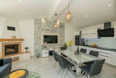 Ruhige Landvilla in Naklice