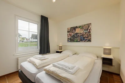 Villa mit Sauna, in der Nähe des Golfplatzes