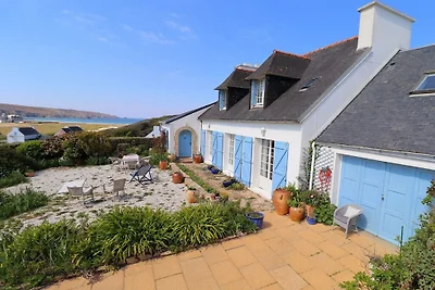 Villa in Cléden-Cap-Sizun mit Terrasse