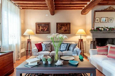 Villa vicino Lucca con forno e giardino