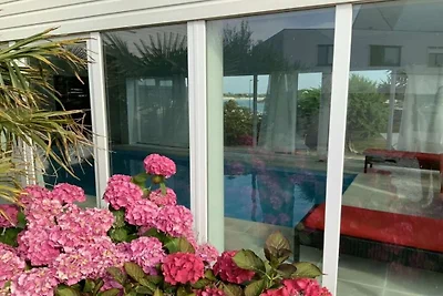 Ferienhaus in Sibiril mit Schwimmbecken