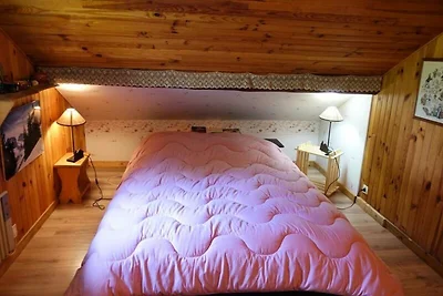 Chalet in den Alpen in der Nähe von Skipisten...