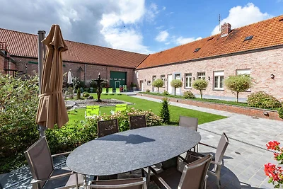 Huisje in Le Bizet met tuin