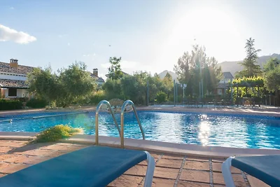 Spazioso rifugio di campagna con piscina