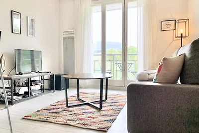 Studio-Schlafsofa in der Nähe der Gem Station