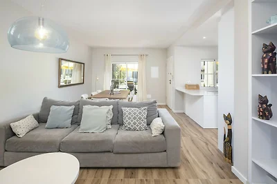 Modernes Apartment mit Meerblick, Terrasse