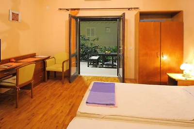 Apartments Magda- Comfort Studio Apartment wi...