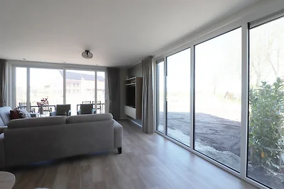 Villa esquinera a estrenar en Frisia.