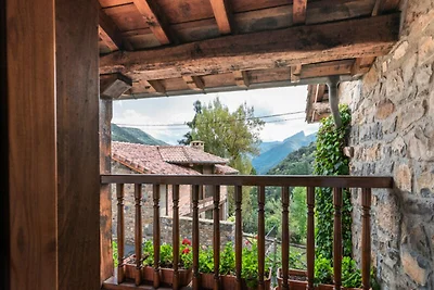 Casa a Liébana con vista sulle montagne