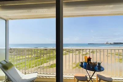 Apartment in Les Sables mit Meerblick