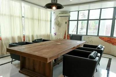 Premier Deluxe-Aufenthalt | Botschaftsviertel