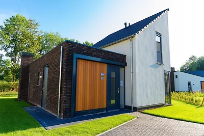 Villa moderna con grande cucina a Limburg