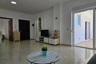 Apartament w Sarandzie z Widokiem na Morze