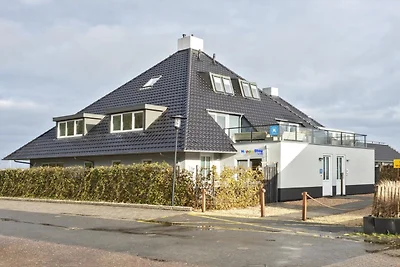 Ferienhaus in Seenähe in Offingawier