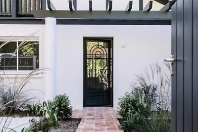 Villa nahe Bourdaines Strand mit Pool