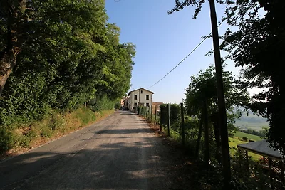 Appartamento con piscina e parcheggio