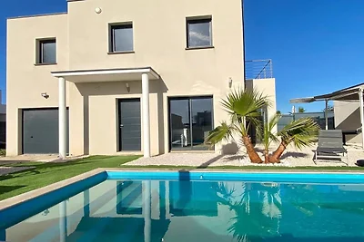 Villa familiare a Sérignan con piscina in...