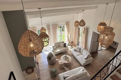 Villa in Cabris met Uitzicht & Jacuzzi