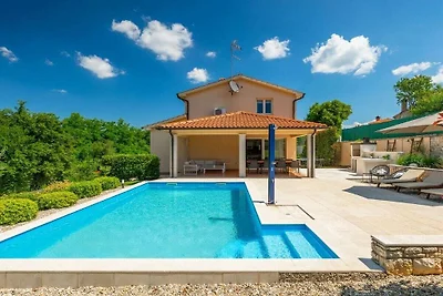 Villa in Tinjan mit Schwimmbecken