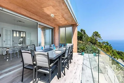 Villa an der Côte d’Azur mit Meerblick