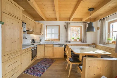 Ruhiges Chalet mit Sauna in Königsleiten