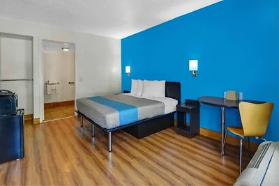1 Kingsize-Bett | Barrierefreie Badewanne,...