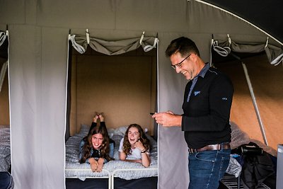 Mooie tenthut op een camping