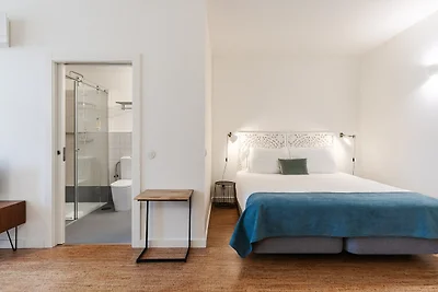 On Trend Nightlife Studio 203