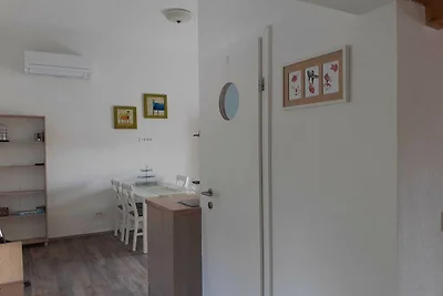 Secluded Authentic Apartment with Terrace - S...