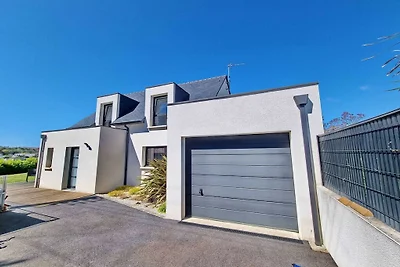 Moderne villa van 710 m² op 100 meter van het...