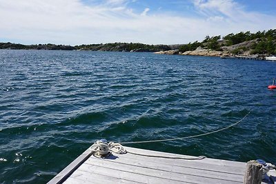 6 person holiday home in Tanumshede
