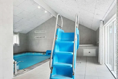 Luxus-Pool-Ruckzug -- By Traum...