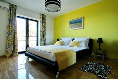 Beachfront Luxury Villa with Private Pool and...