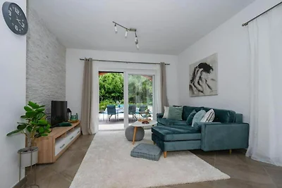Villa Anita - Five Bedroom Villa with Swimmin...