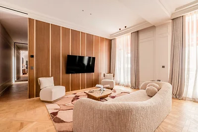 Luxe A/C Apt - 6P/3BDR - Arc de Triomphe