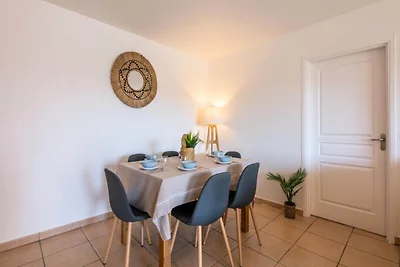 Apartment in Saint-Raphaël in Strandnähe