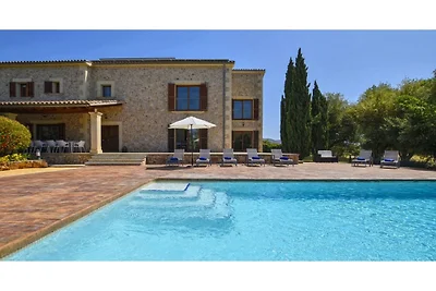 Lussureggiante casa vacanze con piscina