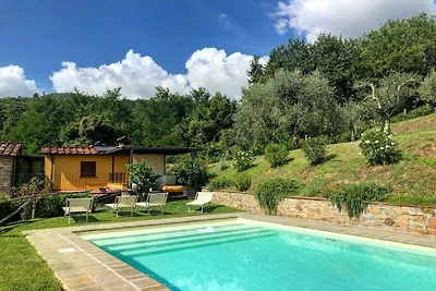 Villa in Pescia met zwembad