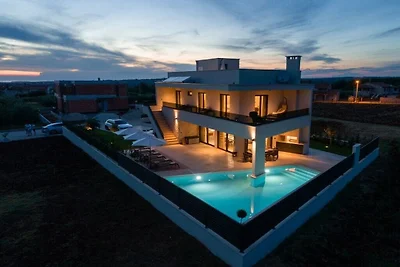 Villa in Nova Vas met terras